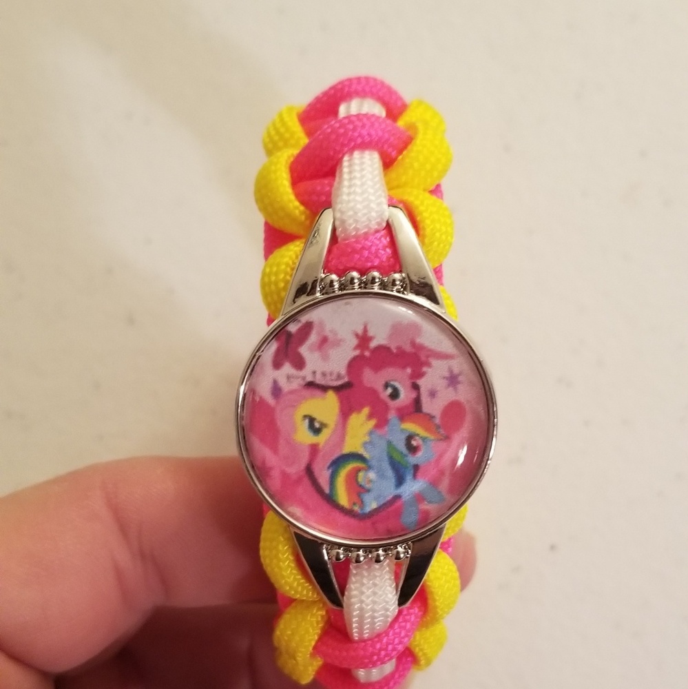 Customize ur own paracord bracelet My Little Pony